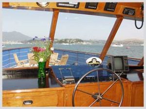 Read more about the article Yacht Charter – More Than Dinner on a Boat